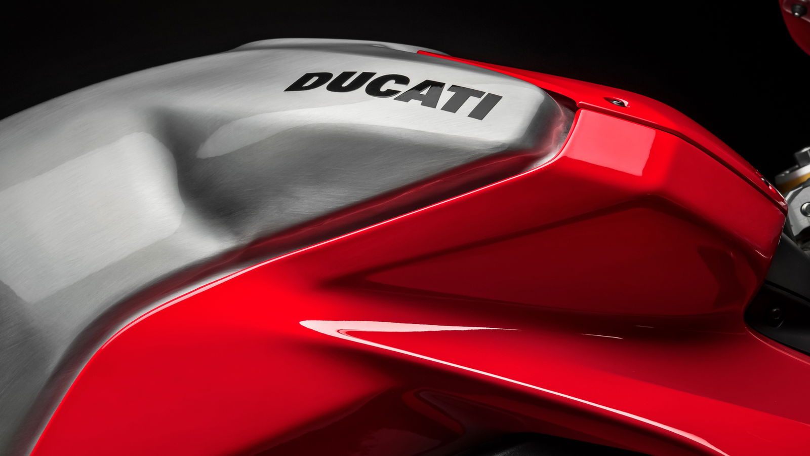 40_DUCATI PANIGALE V4 R_UC69192_High (1).jpg